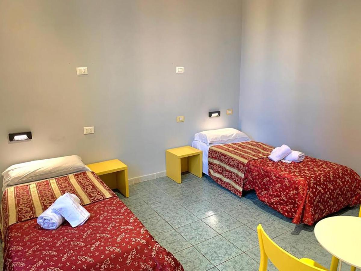 Legend R.G. Hostel โรม ภายนอก รูปภาพ