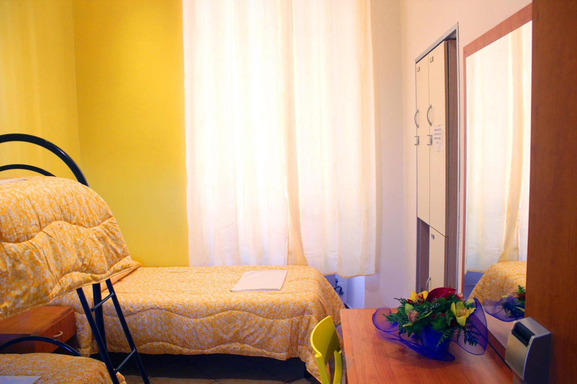 Legend R.G. Hostel โรม ภายนอก รูปภาพ