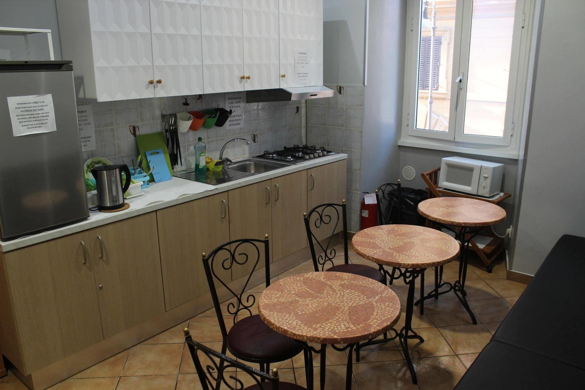 Legend R.G. Hostel โรม ภายนอก รูปภาพ